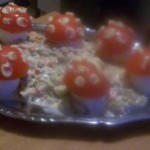 Oeufs_amanite_sur_lit_de_macedoine Oeufs_amanite_sur_lit_de_macedoine