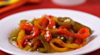 Comment peler les poivrons facilement et faire des poivrons marinés à l’huile d’olive ?