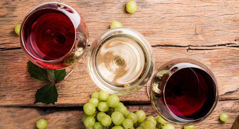 Vin rosé, rouge et blanc