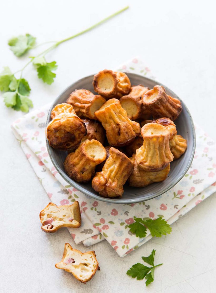 Photo de la recette : Délicieux cannelés aux lardons pour votre soirée foot