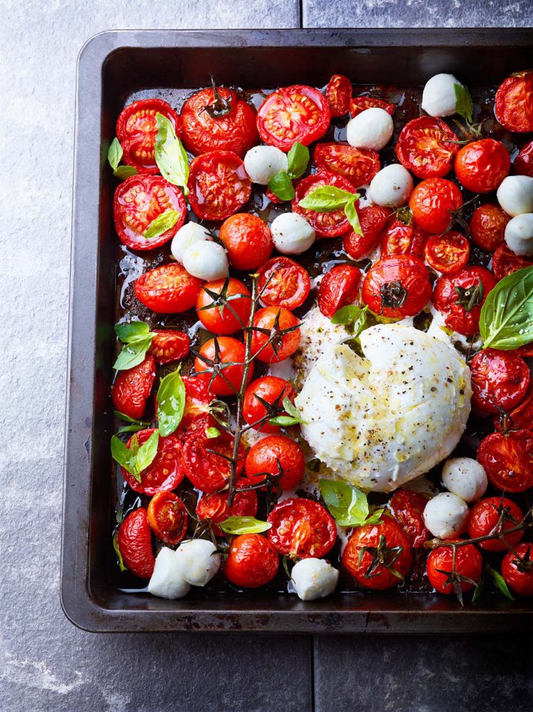 Photo de la recette : Tomates rôties, burrata et mozzarella